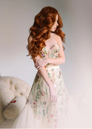 Strapless Embroidery Lace Tulle Amazing Wedding Dress